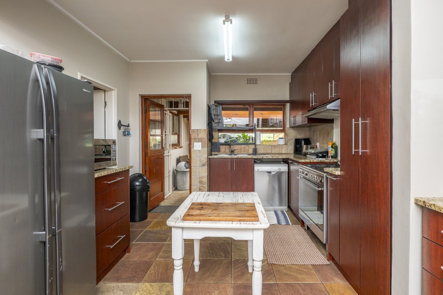 5 Bedroom Property for Sale in Kenridge Western Cape